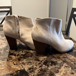 heeled boots